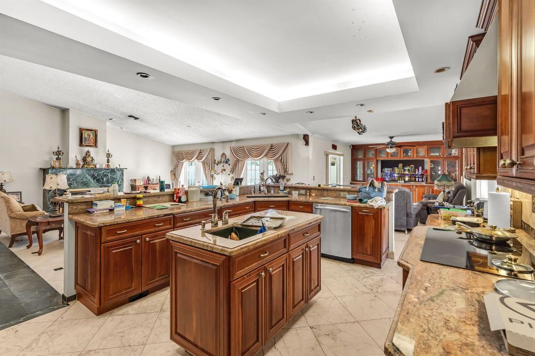 11-web-or-mls-7000NW49th-11