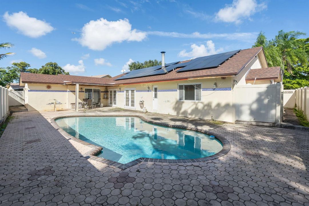 38-web-or-mls-7000NW49th-29