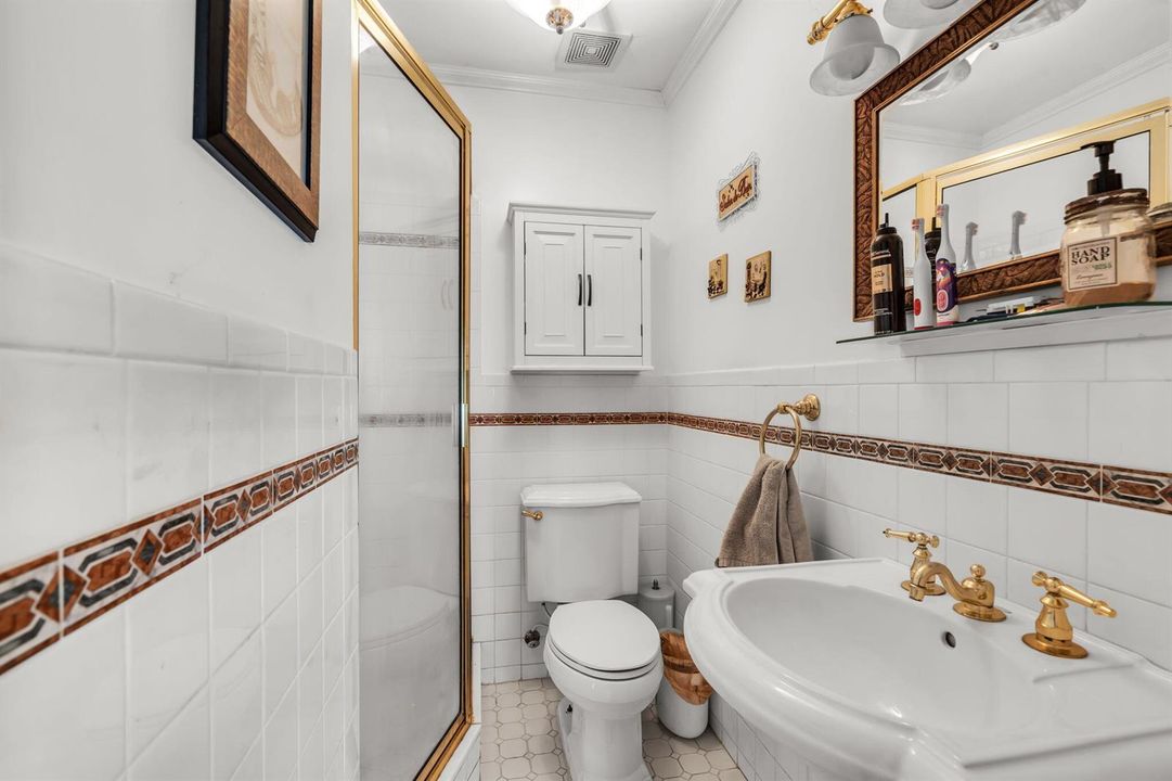 15-web-or-mls-7000NW49th-13