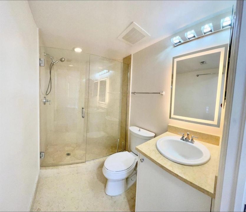 BATHROOM 2