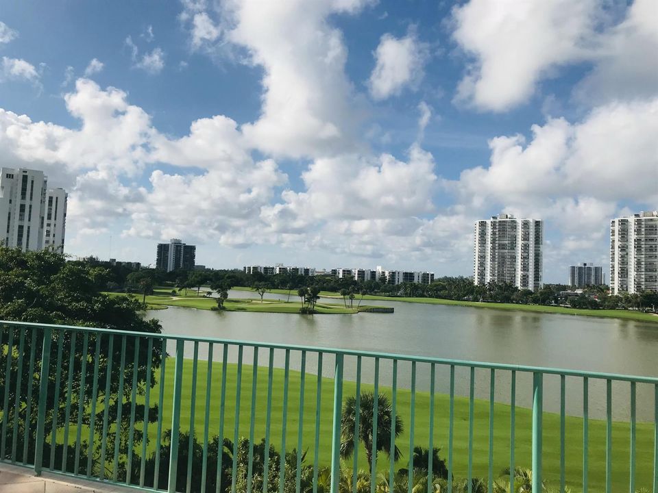 GOLF VIEW
