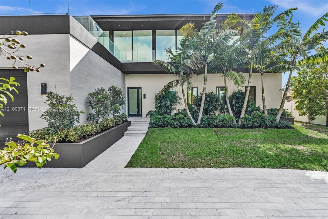 For Sale: $5,900,000 (5 beds, 4 baths, 0 Square Feet)