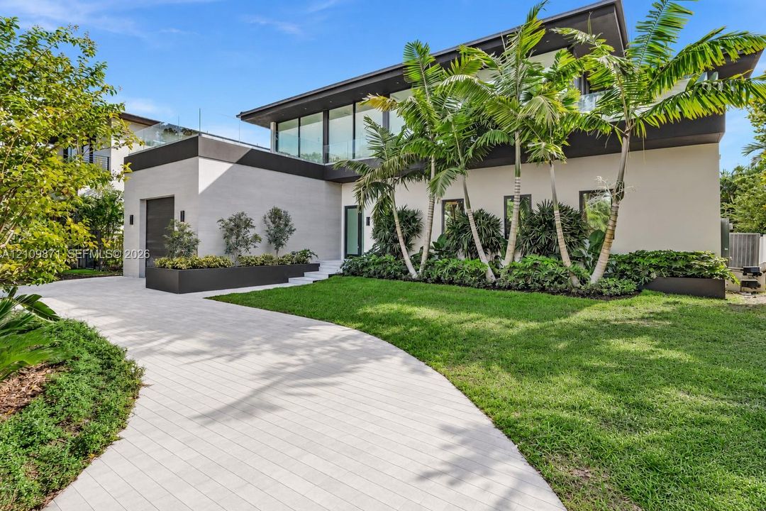 For Sale: $5,900,000 (5 beds, 4 baths, 0 Square Feet)