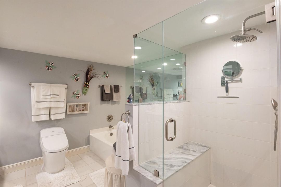 2480 Presidential Way 1804-031