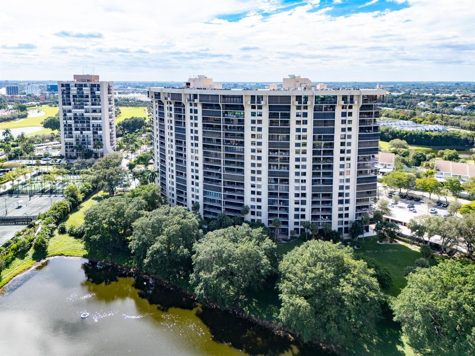 © Clark- 2480 Presidential Way 1504-06