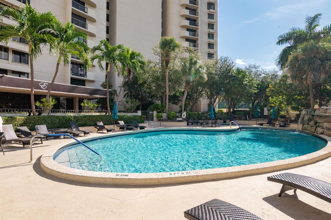 © Clark- 2480 Presidential Way 1504-00