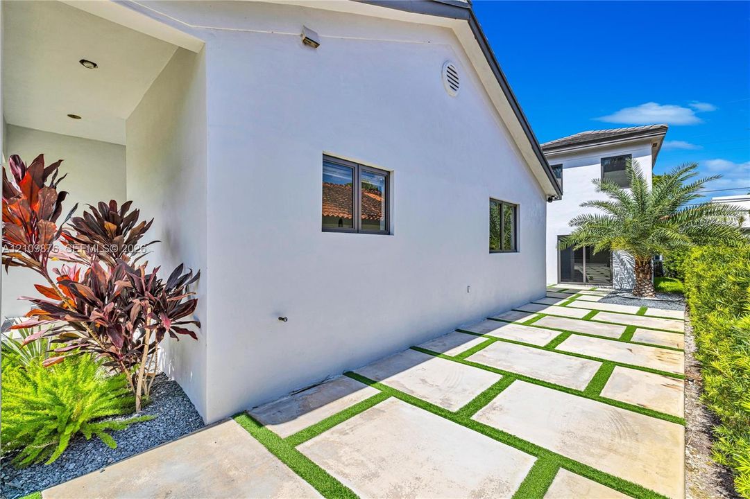 For Sale: $1,790,000 (5 beds, 4 baths, 2232 Square Feet)