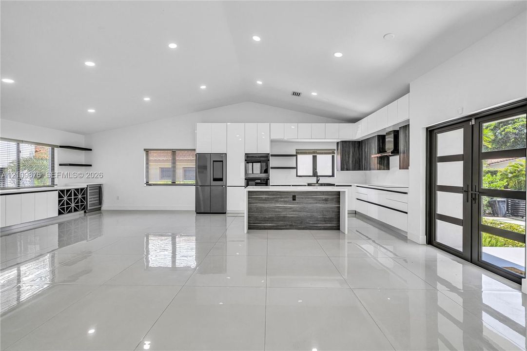 For Sale: $1,790,000 (5 beds, 4 baths, 2232 Square Feet)