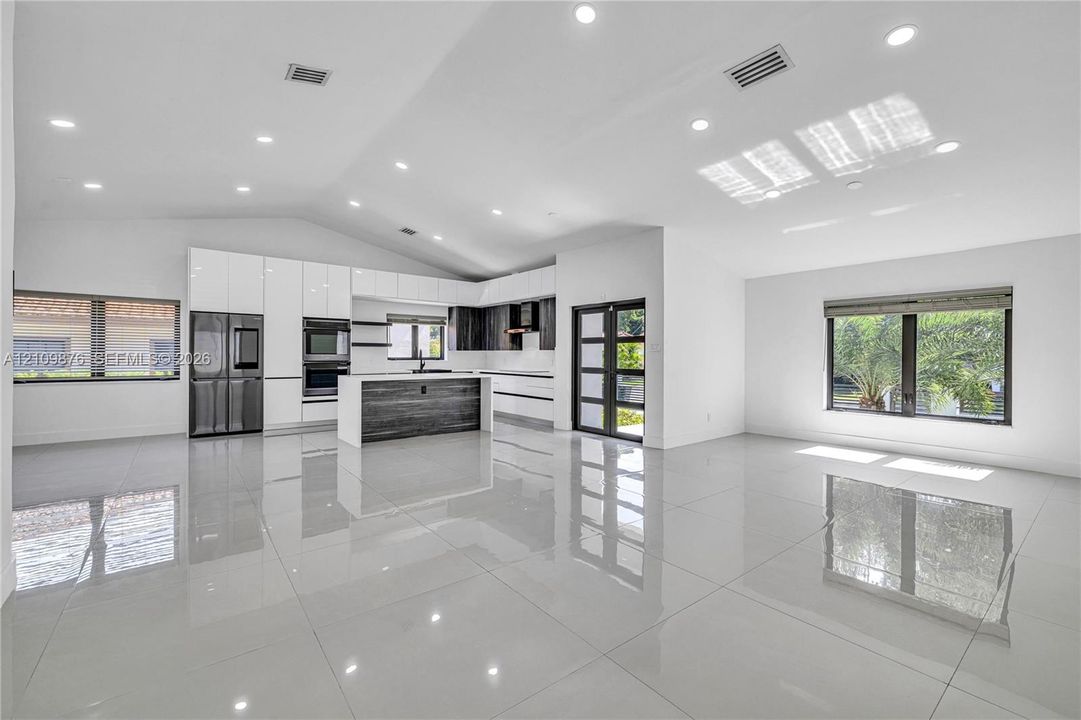 For Sale: $1,790,000 (5 beds, 4 baths, 2232 Square Feet)