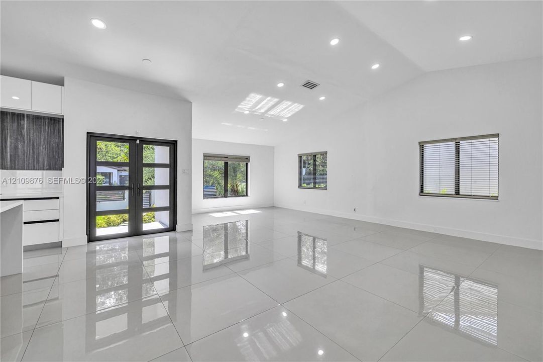 For Sale: $1,790,000 (5 beds, 4 baths, 2232 Square Feet)