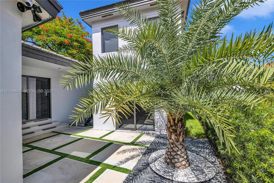 For Sale: $1,790,000 (5 beds, 4 baths, 2232 Square Feet)