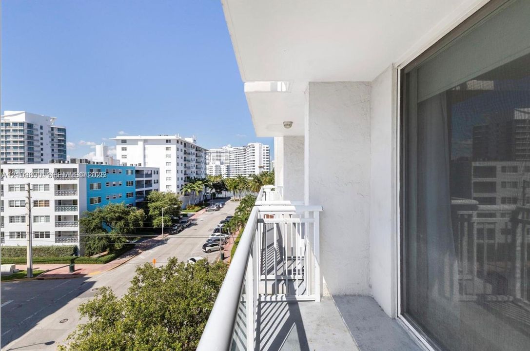 В аренду: $2,700 (1 спален, 1 ванн, 718 Квадратных фут)