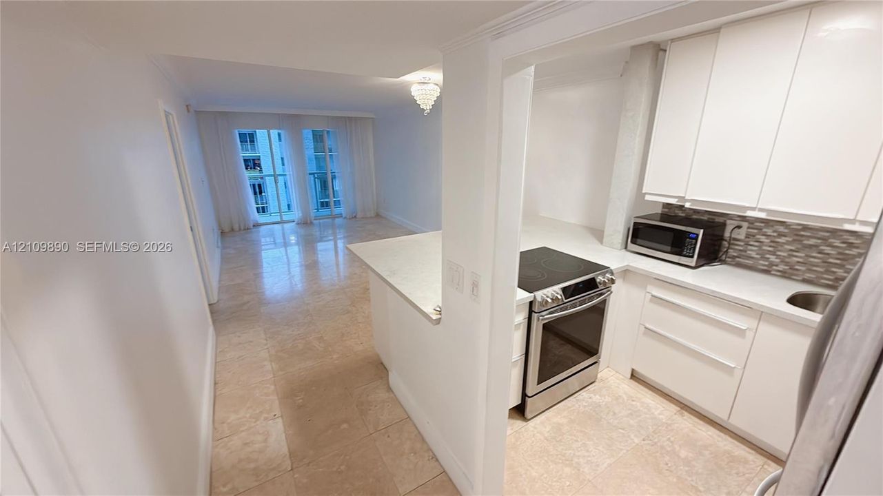 В аренду: $2,700 (1 спален, 1 ванн, 718 Квадратных фут)