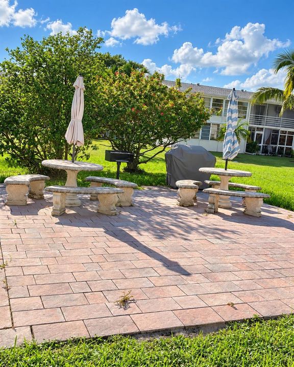 BARBECUE COURTYARD
