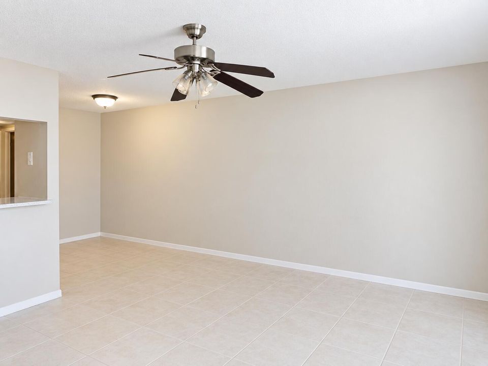 DINING/LIVING ROOM