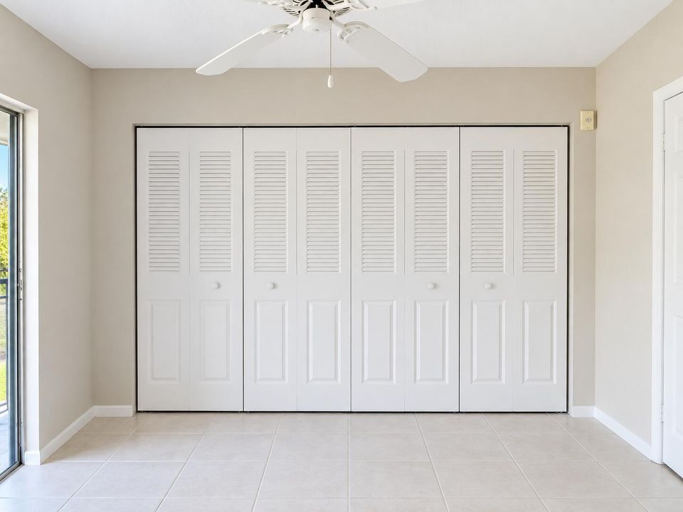 CLOSET BEDROOM