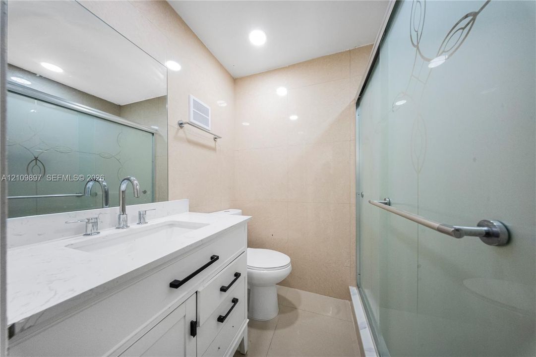 В аренду: $2,200 (2 спален, 1 ванн, 1000 Квадратных фут)