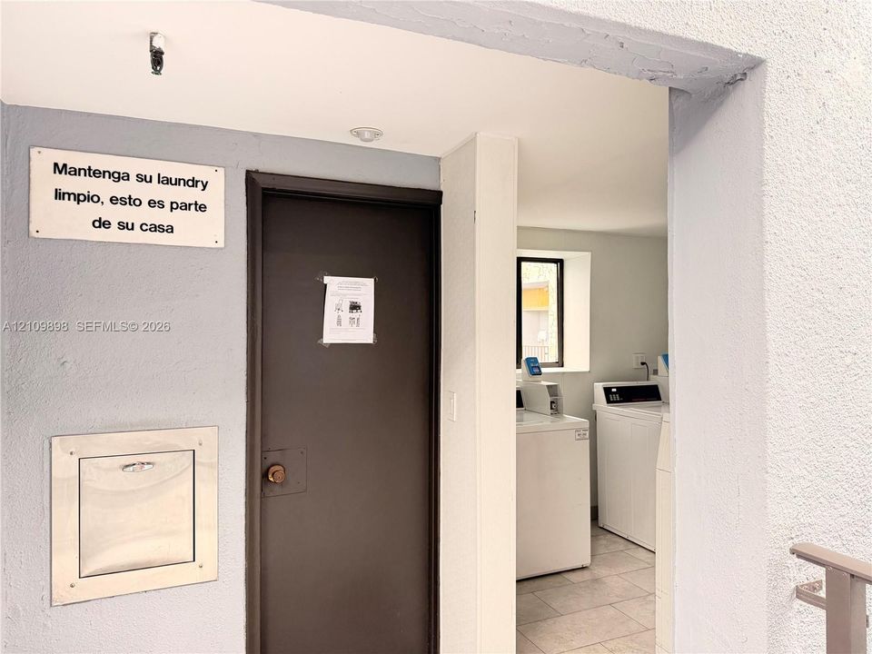 В аренду: $1,900 (2 спален, 2 ванн, 890 Квадратных фут)