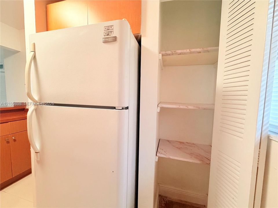 В аренду: $1,900 (2 спален, 2 ванн, 890 Квадратных фут)