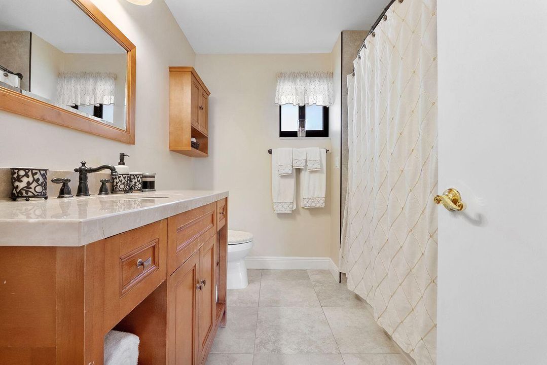 2nd upstairs bathroom
