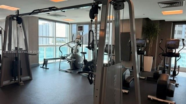 For Sale: $510,000 (1 beds, 1 baths, 704 Square Feet)