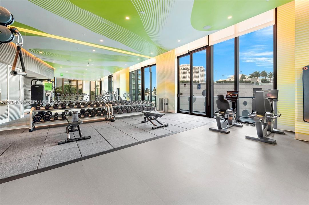 For Sale: $475,000 (1 beds, 1 baths, 746 Square Feet)