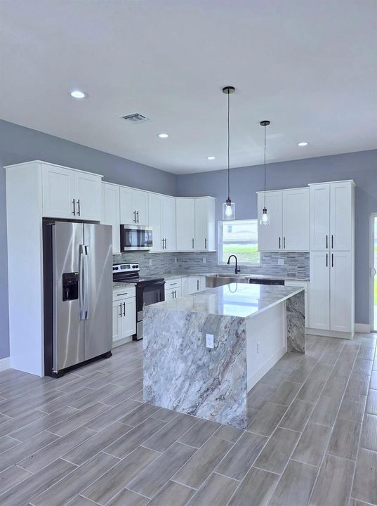 1260-larkspur-avenue-southeast-03-photo-