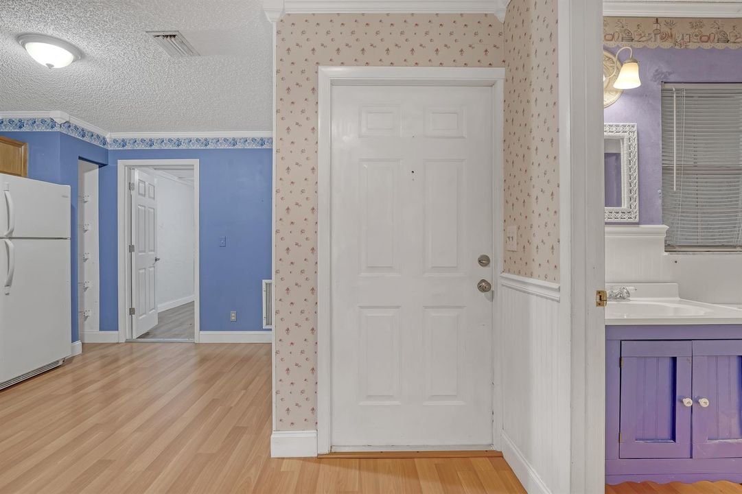2103 Maplewood (7)