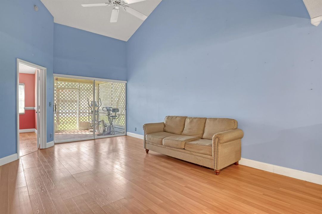 2103 Maplewood (8)
