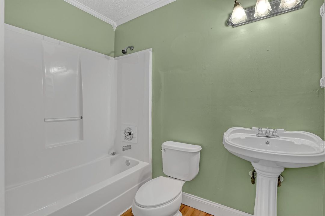 2103 Maplewood (30)