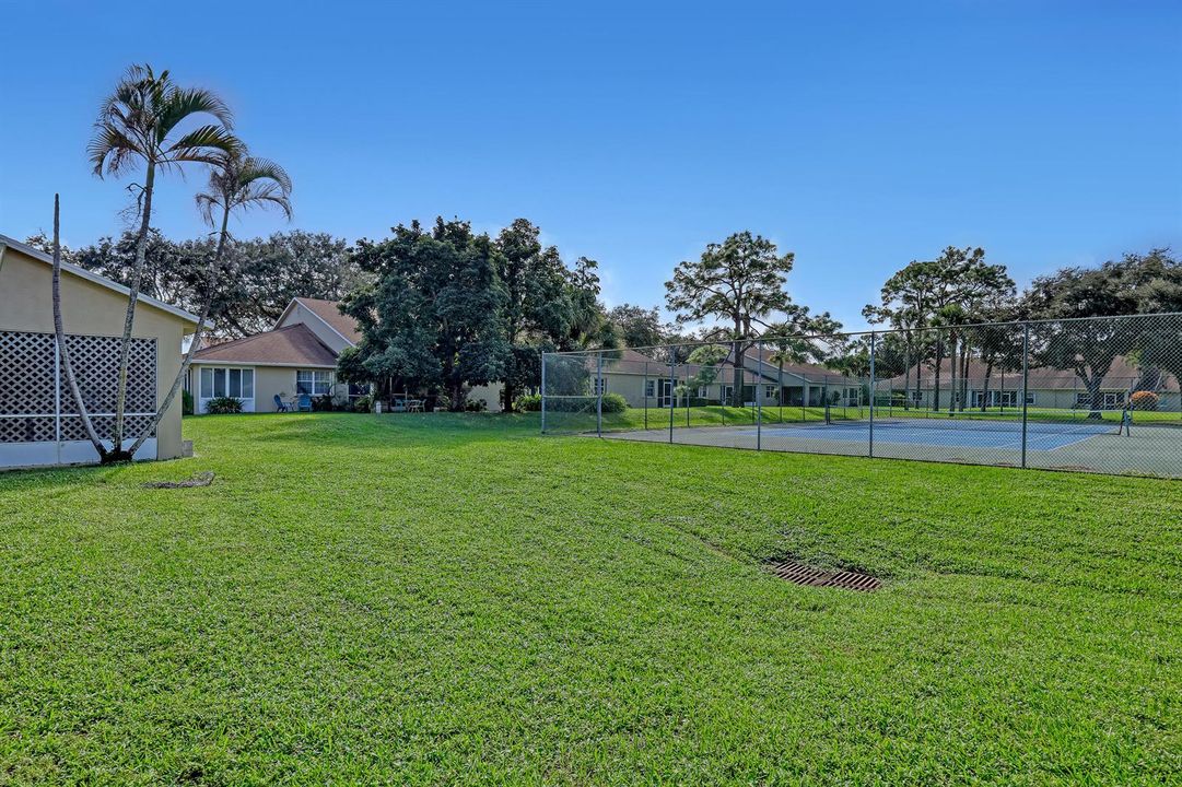 2103 Maplewood (36)