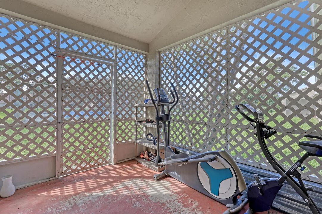 2103 Maplewood (33)