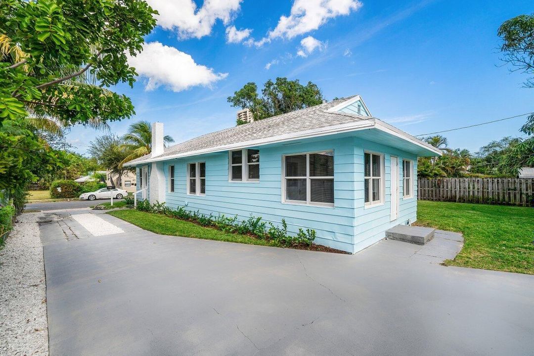 023-42453rdStreet-WestPalmBeach-FL-33407