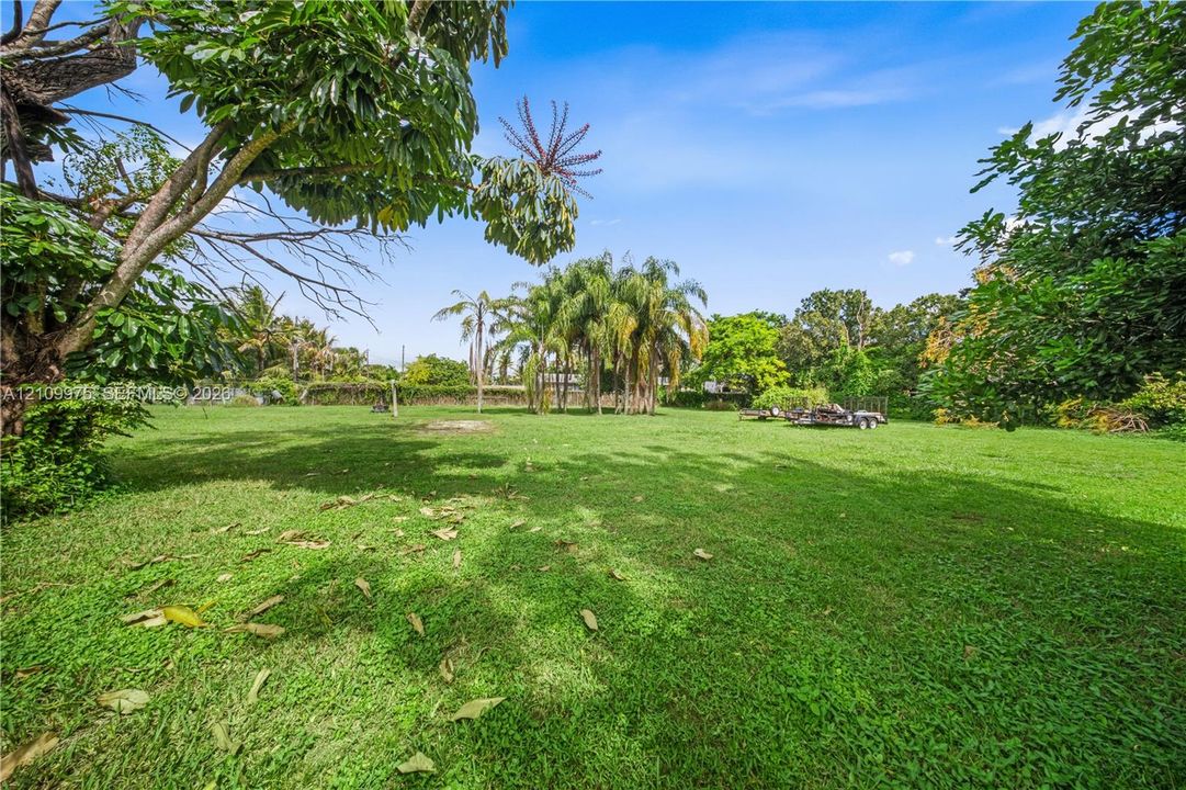 For Sale: $1,600,000 (0.10 acres)
