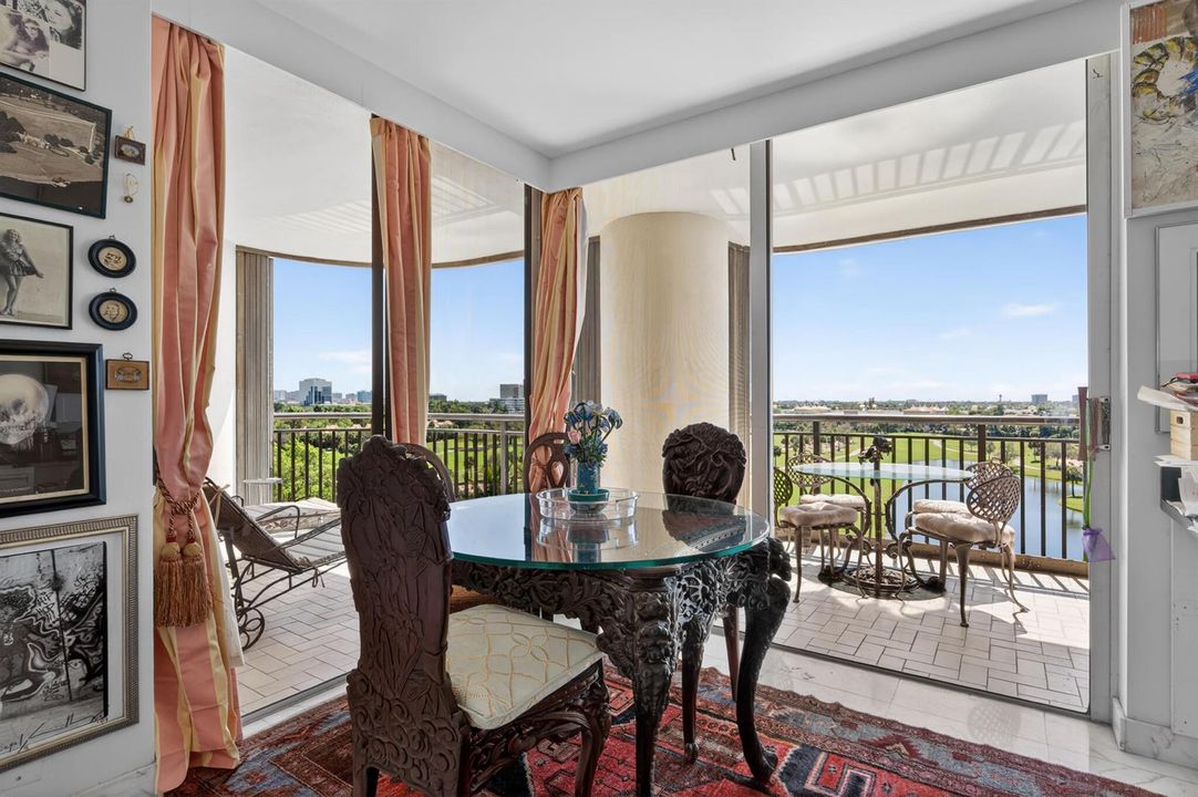 Breakfast area