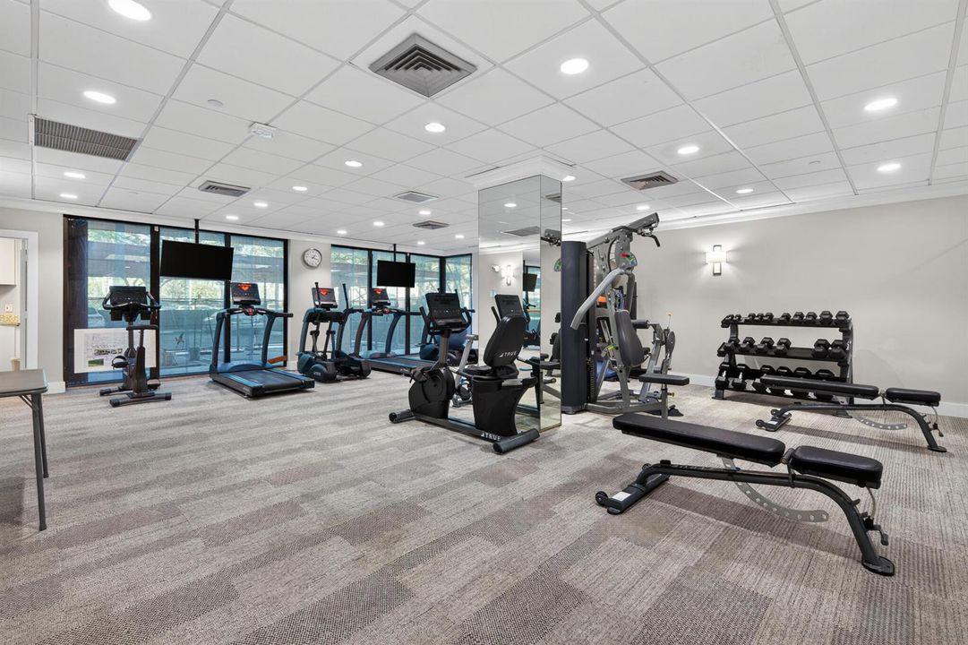 FITNESS ROOM
