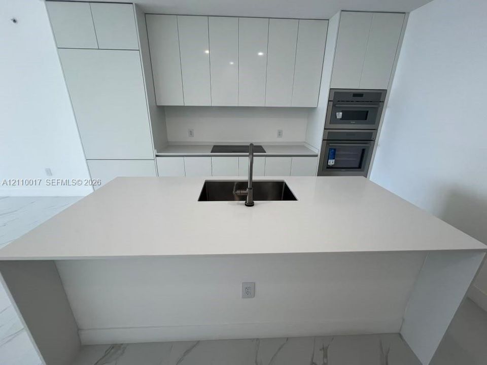 В аренду: $10,500 (3 спален, 3 ванн, 1759 Квадратных фут)