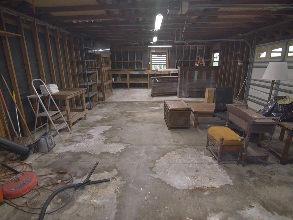 Convertible Garage & workspace