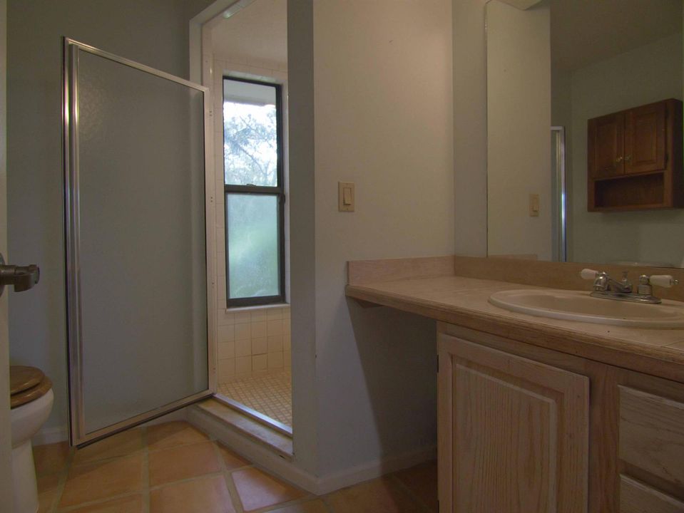 Ground Floor FULL Bath 1