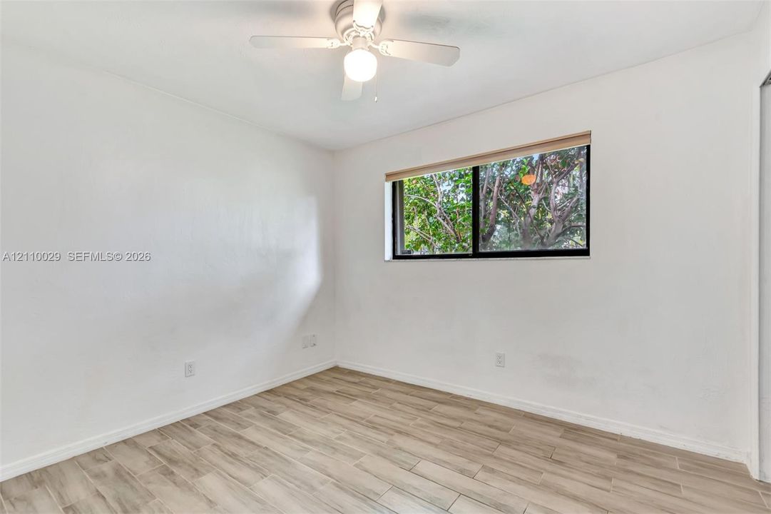 В аренду: $2,600 (3 спален, 2 ванн, 1418 Квадратных фут)
