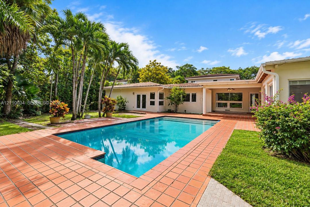En Renta: $18,000 (7 camas, 6 baños, 5212 Pies cuadrados)