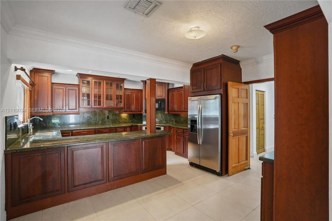 En Renta: $18,000 (7 camas, 6 baños, 5212 Pies cuadrados)