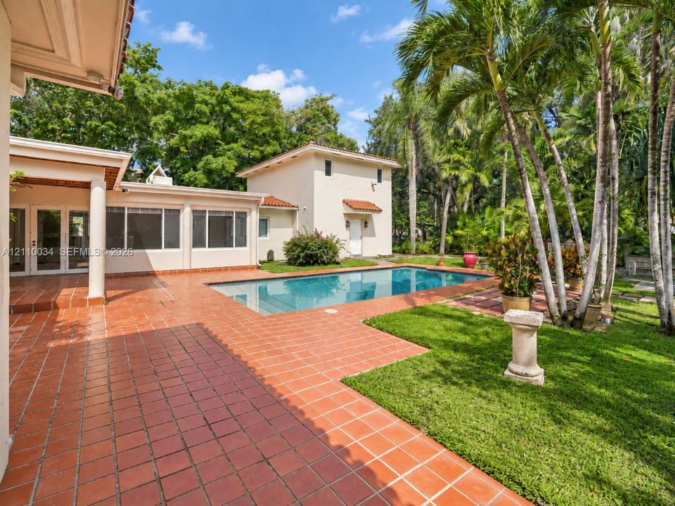 En Renta: $18,000 (7 camas, 6 baños, 5212 Pies cuadrados)
