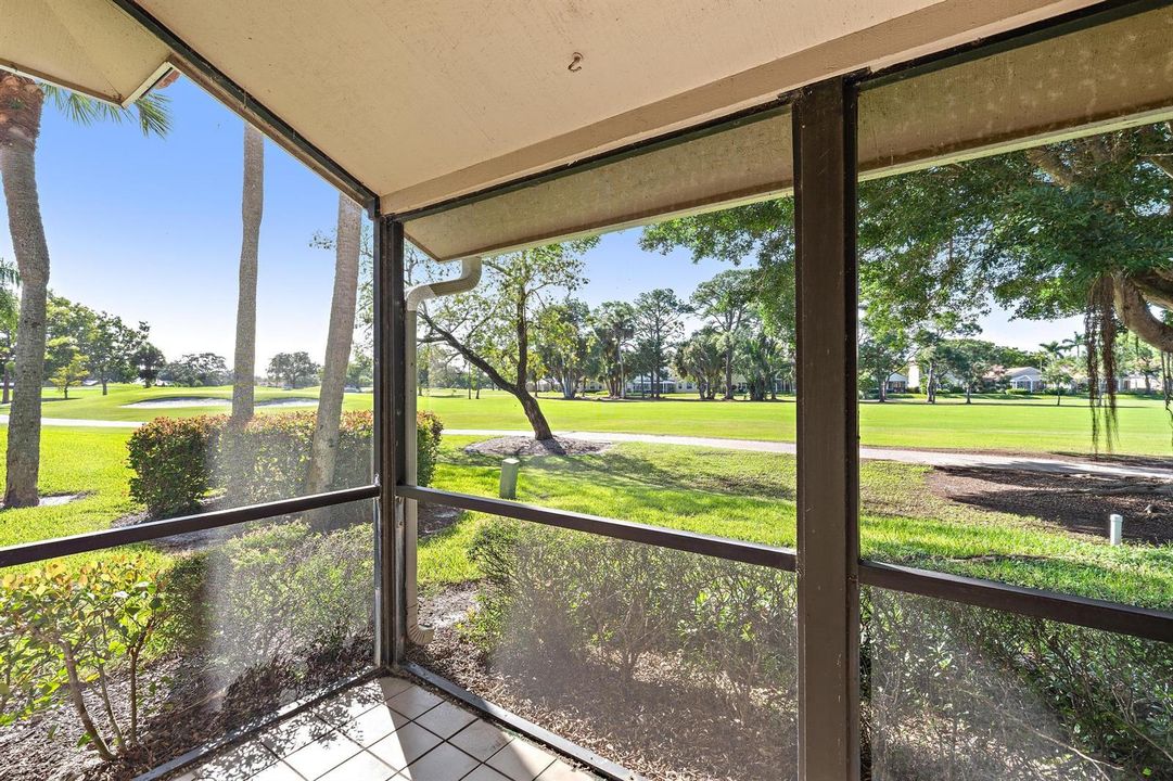 275 Old Meadow Way-16