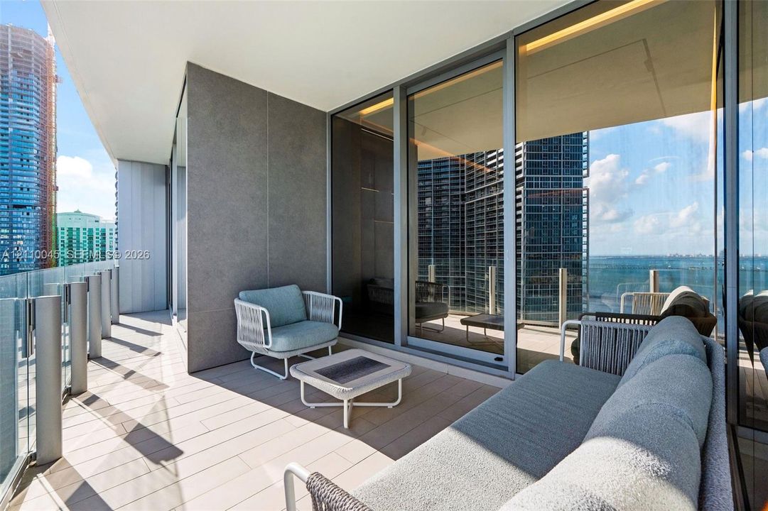 For Sale: $2,999,000 (2 beds, 3 baths, 1699 Square Feet)