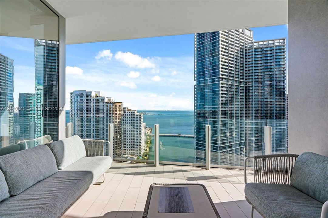 For Sale: $2,999,000 (2 beds, 3 baths, 1699 Square Feet)