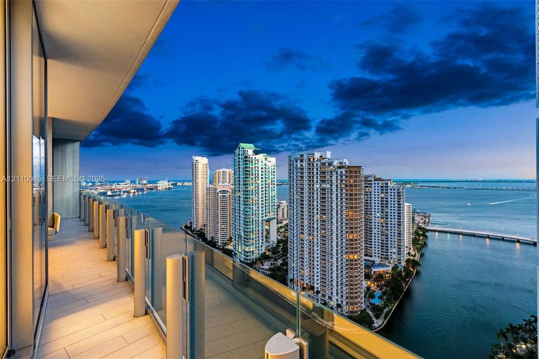 For Sale: $2,999,000 (2 beds, 3 baths, 1699 Square Feet)