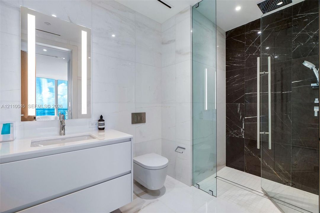 For Sale: $2,999,000 (2 beds, 3 baths, 1699 Square Feet)