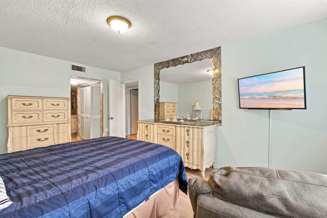 20-web-or-mls-7605-trent-dr-103b