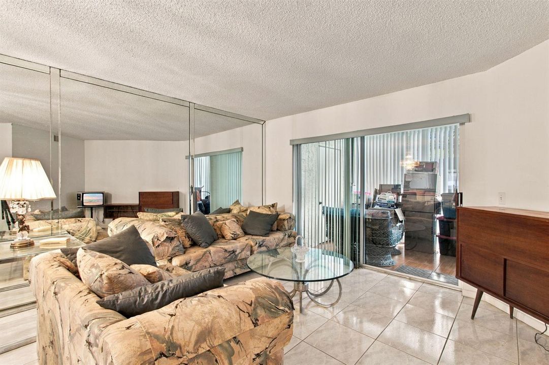11-web-or-mls-7605-trent-dr-103b